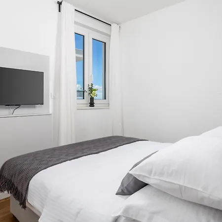 Luxury Mon Soleil 2 דירה מורטר