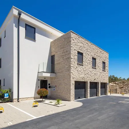 Luxury Mon Soleil 2 * מורטר