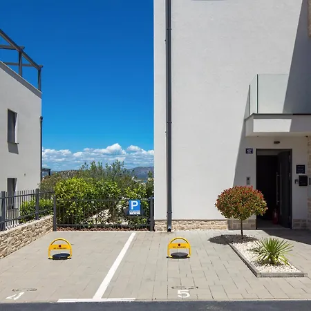 Luxury Mon Soleil 2 מורטר